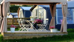 Lire la suite à propos de l’article Installation de pergola à Saint-Maur : Le nouveau must-have de votre extérieur